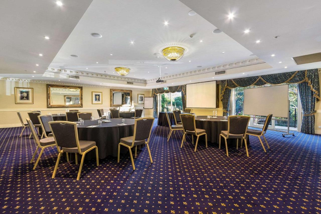 Canterbury International Hotel Forest Hill Экстерьер фото