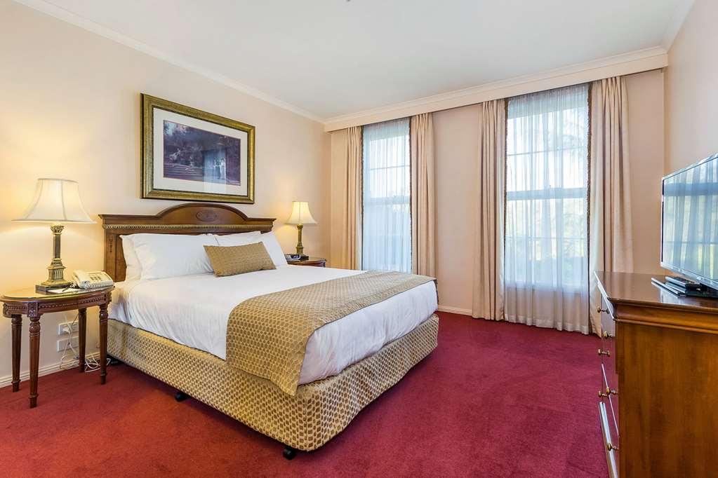 Canterbury International Hotel Forest Hill Номер фото