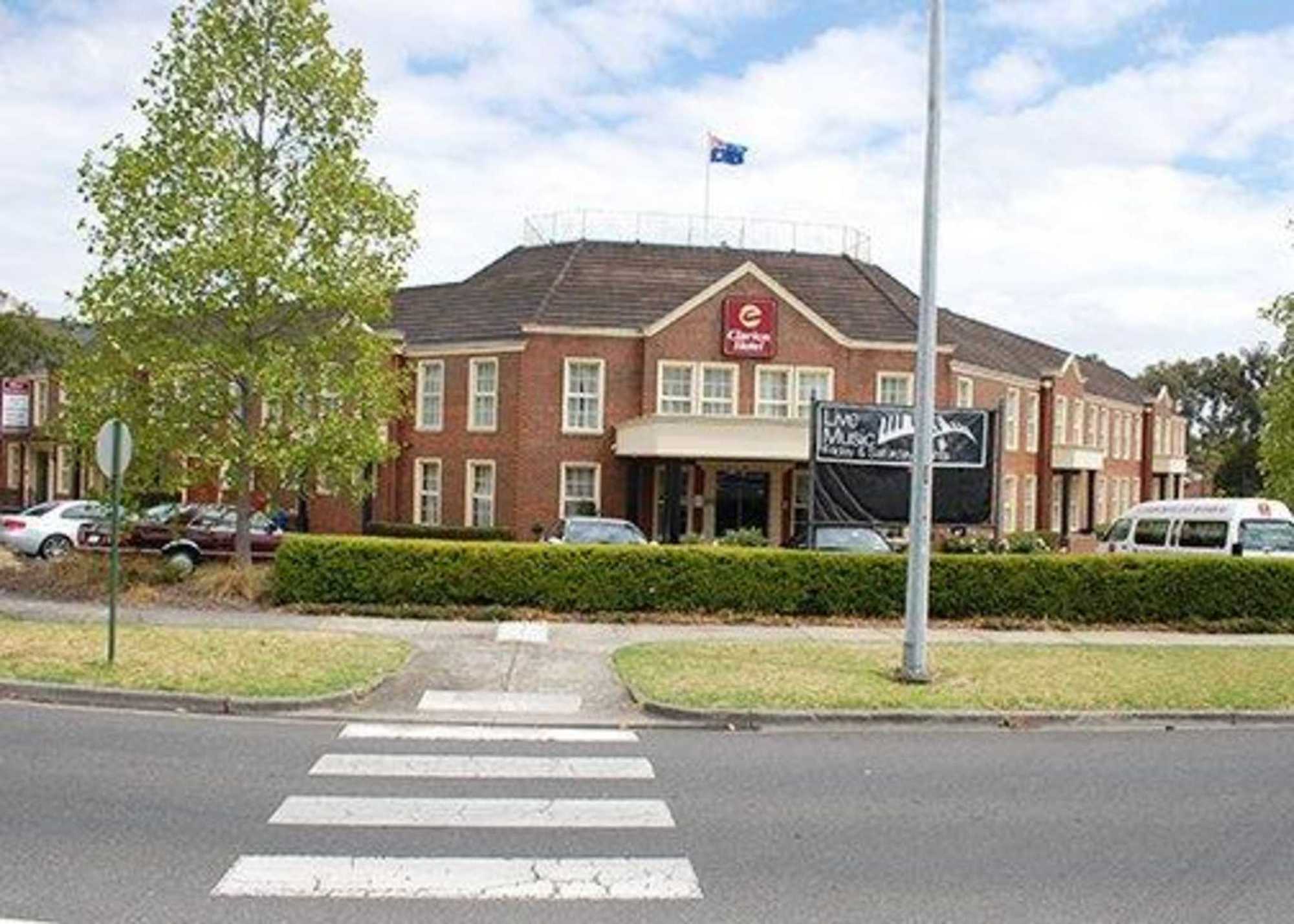 Canterbury International Hotel Forest Hill Экстерьер фото