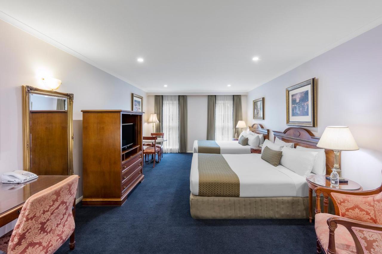 Canterbury International Hotel Forest Hill Экстерьер фото