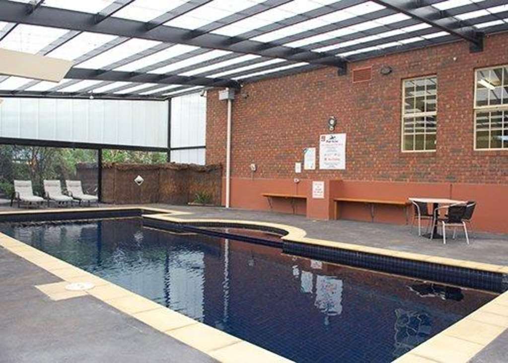 Canterbury International Hotel Forest Hill Экстерьер фото
