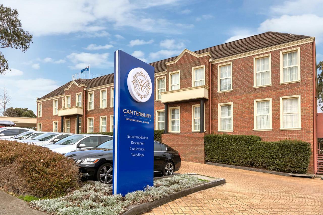 Canterbury International Hotel Forest Hill Экстерьер фото