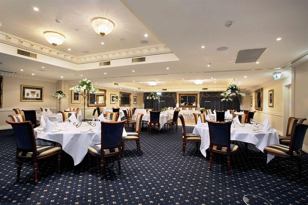 Canterbury International Hotel Forest Hill Экстерьер фото